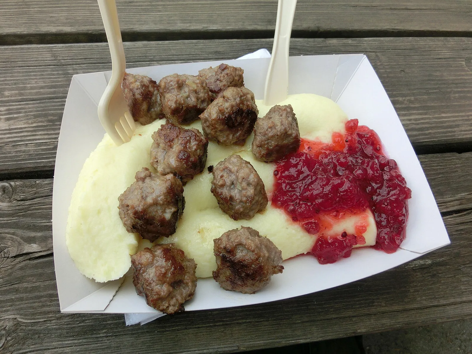 Köttbullar mit Kartoffelpüree (Symbolbild)