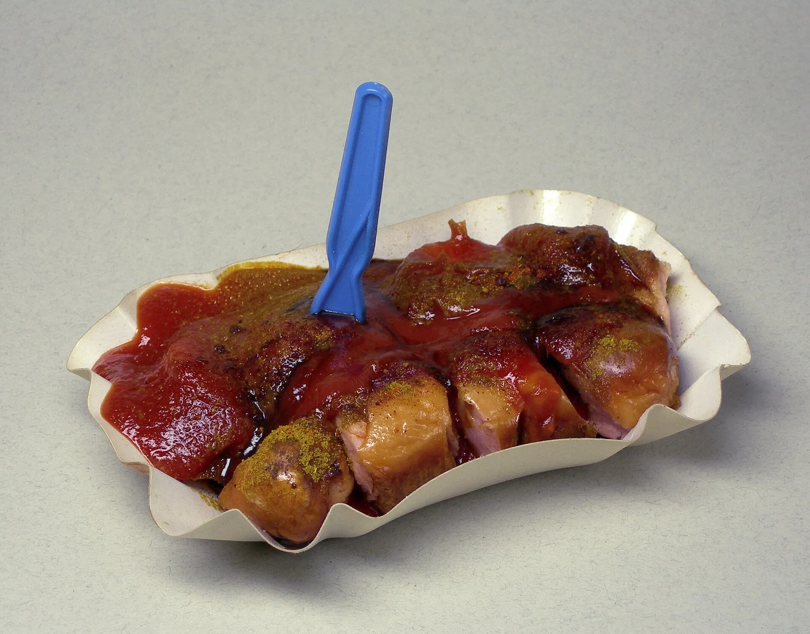 Currywurst mit Currysoße (Symbolbild)