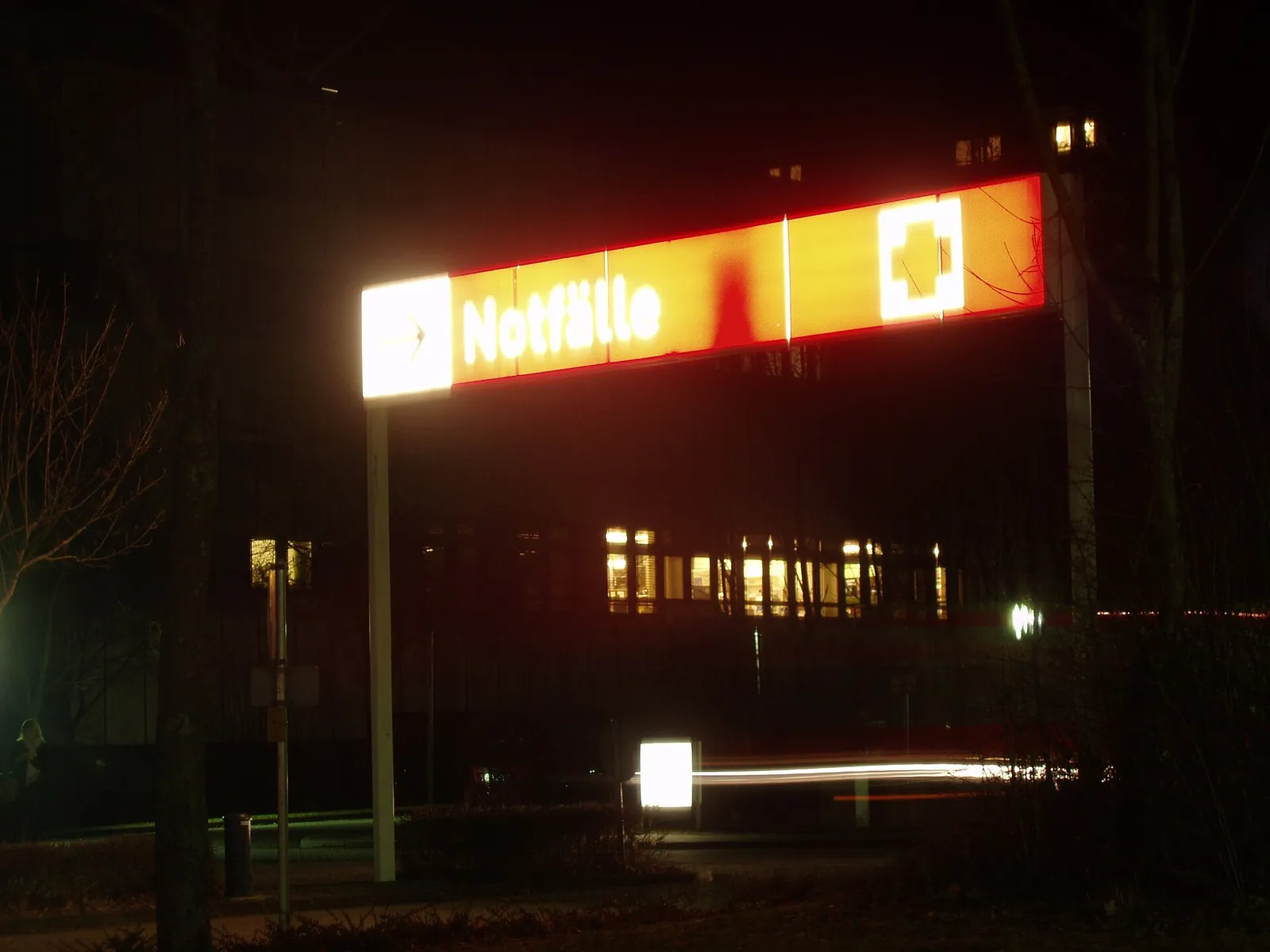Eingang einer Notaufnahme an einem deutschen Krankenhaus
